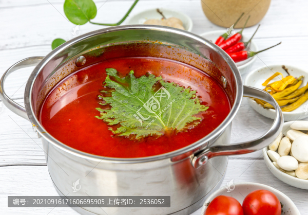白豆酸湯鍋側(cè)面圖橫式