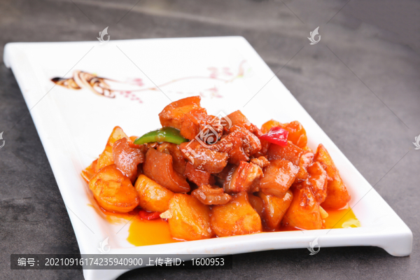 小土豆紅燒肉