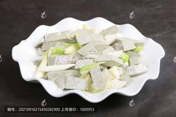 大蔥炒黑豆腐