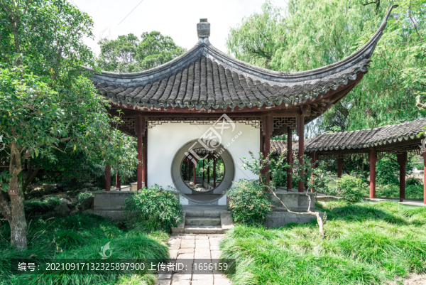 園林門洞