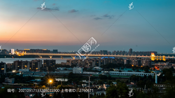 南京長(zhǎng)江大橋夜景遠(yuǎn)眺