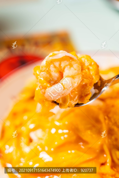 滑蛋蝦仁蓋飯