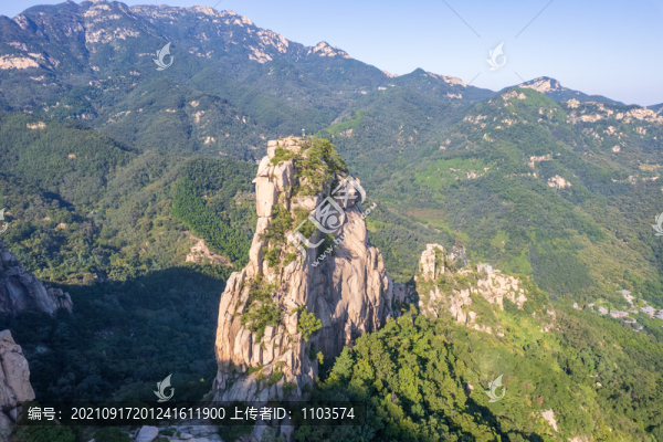航拍泰山扇子崖