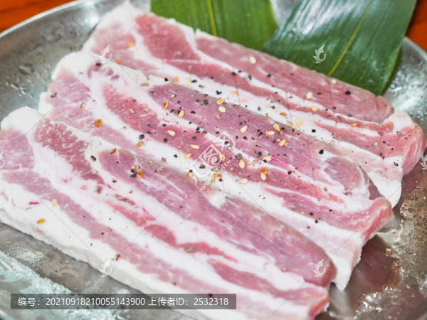 韓國料理日式燒肉燒烤牛肉五花肉