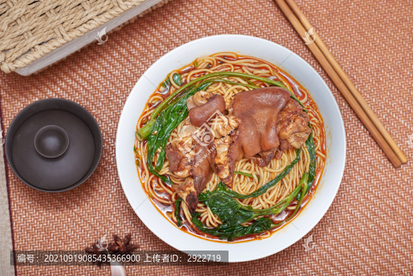 經(jīng)典家常菜譜蹄花面條