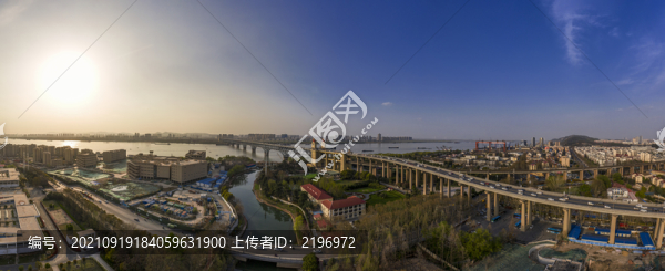 鳥瞰南京長江大橋日落全景圖