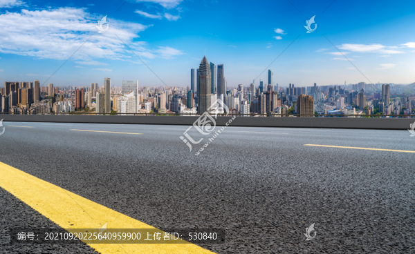 前進(jìn)的道路和城市景觀