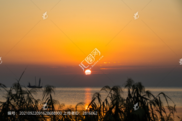 太湖日出景美如畫(huà)