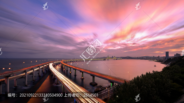 長(zhǎng)龍臥波