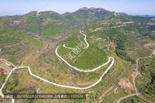 航拍濟(jì)南彩西路盤山路