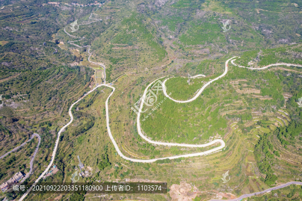 航拍濟(jì)南彩西路盤山路