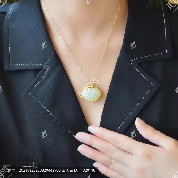 銀鑲和田玉香囊如意鎖吊墜