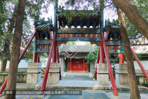 北京頤和園南湖島牌樓