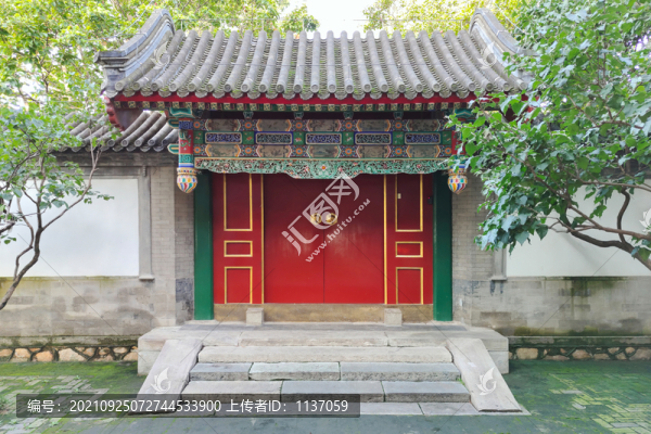 北京頤和園南湖島垂花門