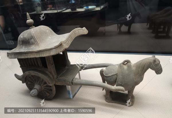 元代陶馬車
