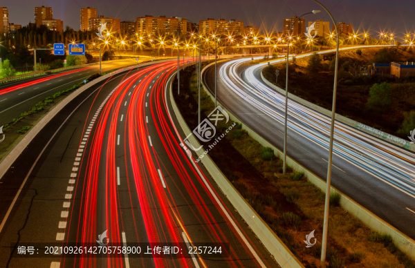 都市夜景與城市霓虹燈