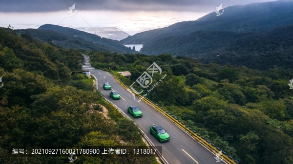 崇山峻嶺