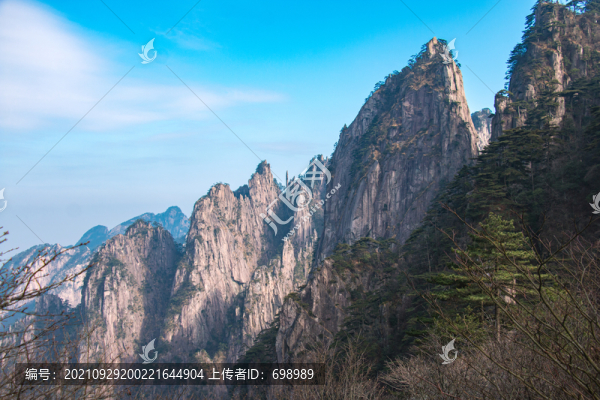 安徽黃山奇松怪石云海