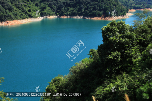 湖水