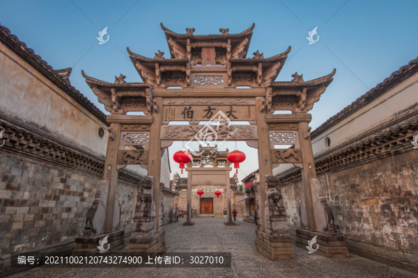 東陽(yáng)盧宅故里牌坊