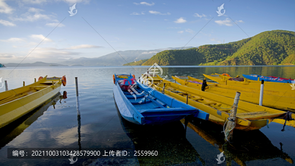 瀘沽湖里格半島的清晨