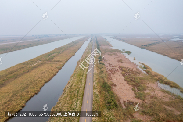 航拍黃河入?？谏鷳B(tài)旅游區(qū)