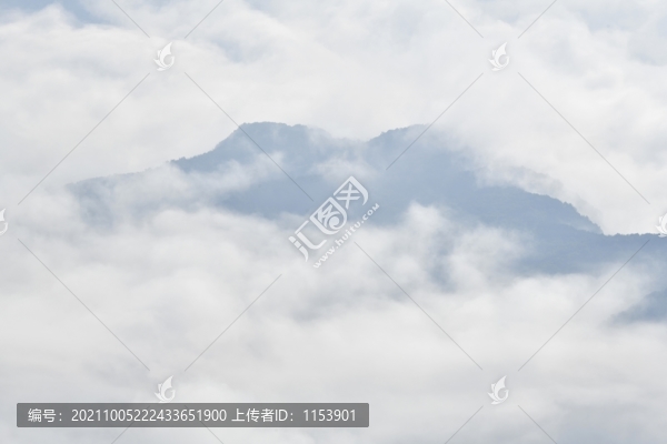 云霧繚繞