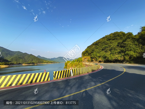 山路自駕