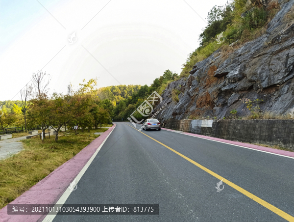 蜿蜒山路