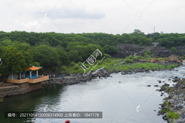鏡泊湖