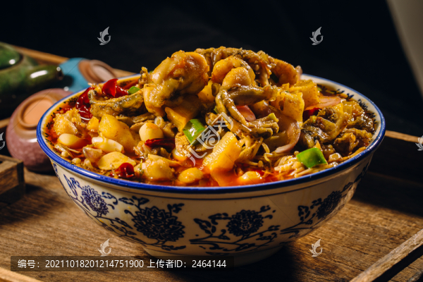 香辣牛蛙美食