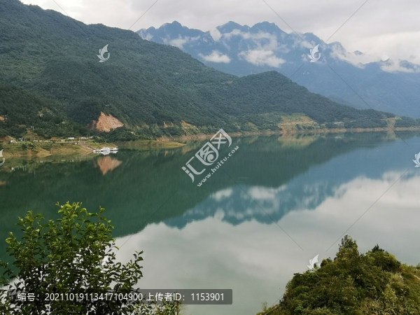 河流