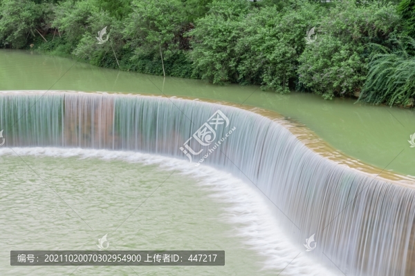 瀑布