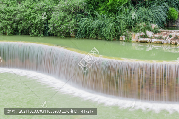 瀑布