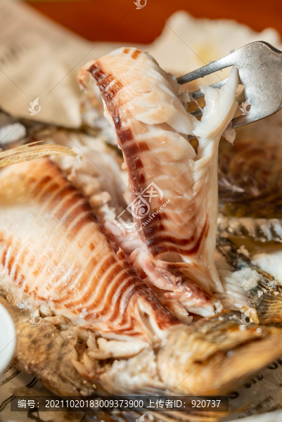 清邁鹽焗羅非魚(yú)