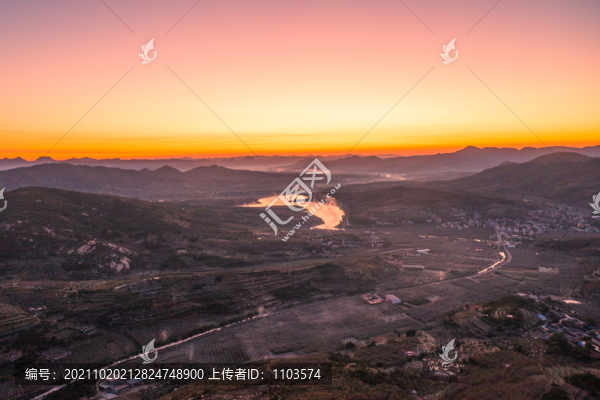航拍沂蒙山區(qū)鄉(xiāng)村日出