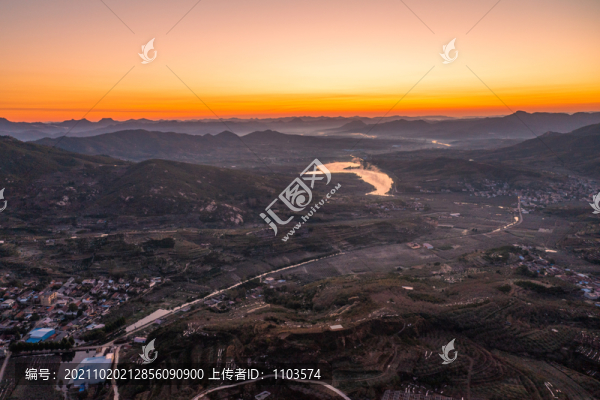航拍沂蒙山區(qū)鄉(xiāng)村日出