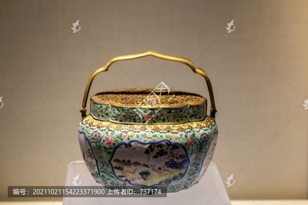 故宮畫琺瑯開光三陽(yáng)開泰圖手爐