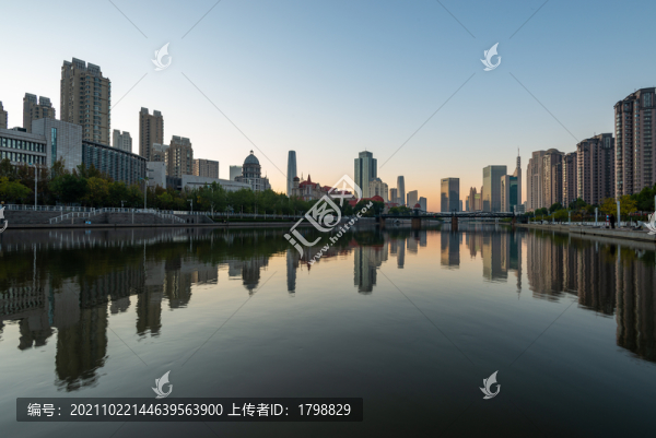 中國(guó)天津海河沿岸城市建筑風(fēng)光