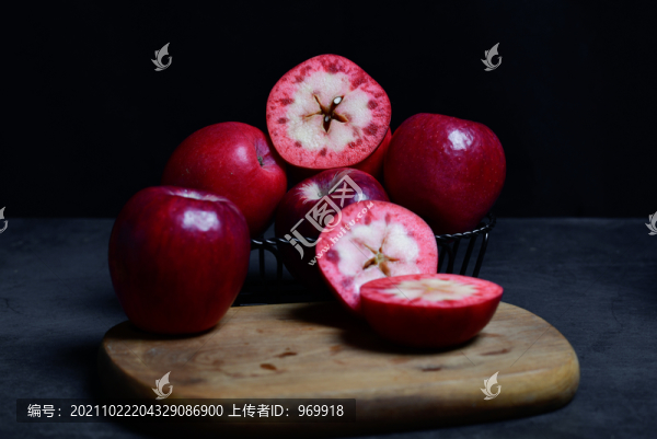 紅肉蘋(píng)果