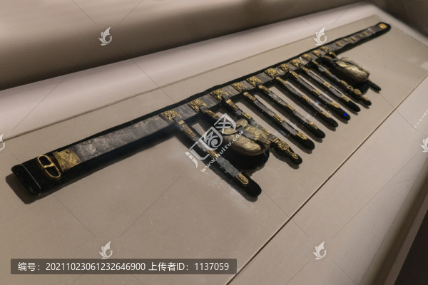 遼代金銙銀鞓蹀躞帶