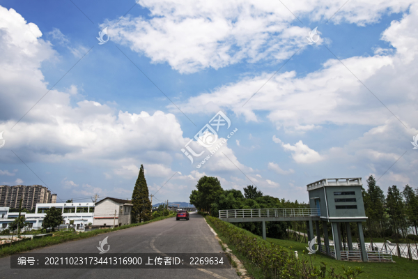 藍天白云