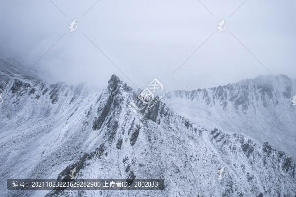 雪山水墨畫自然風(fēng)光