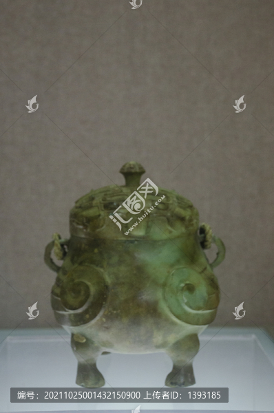 信陽(yáng)博物館館藏商代盛酒器鸮卣