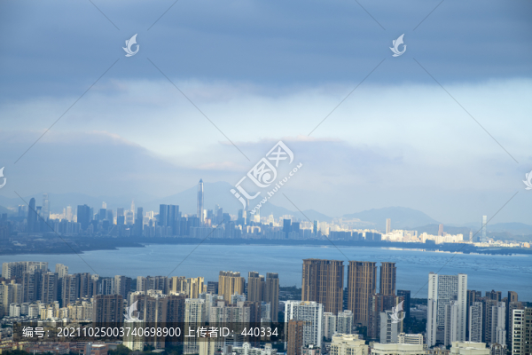 南山公園遠(yuǎn)眺深圳福田區(qū)