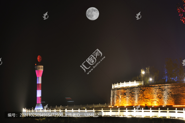 月夜燈塔