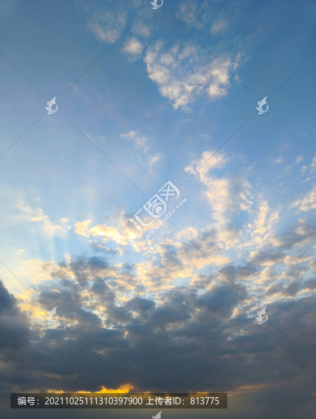 長(zhǎng)空金色云
