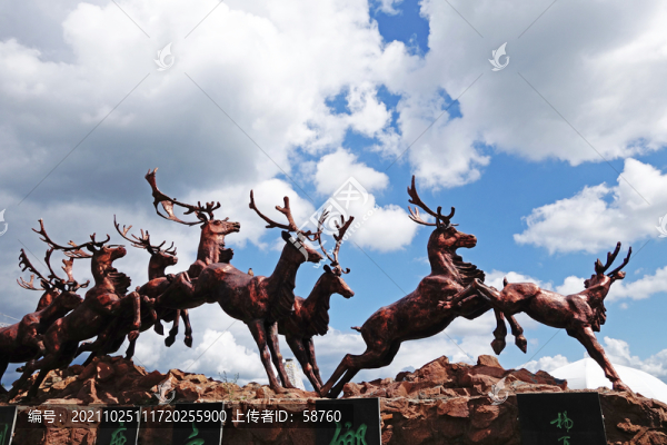 馴鹿群鹿雕塑