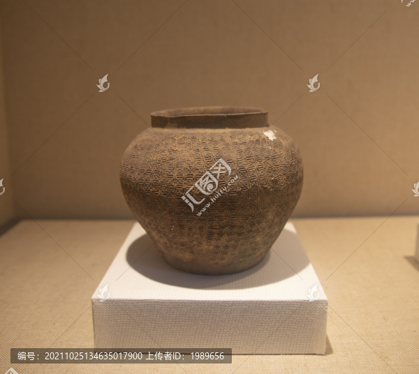 春秋戰(zhàn)國印紋硬陶網(wǎng)格紋罐