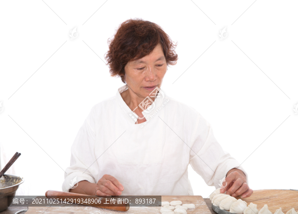 中國(guó)婦女在包餃子